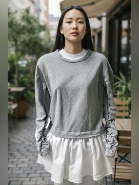 Moelleux gray white peplum style sweatshirt XS